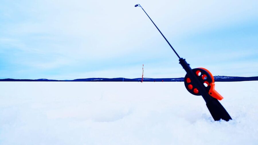 Ice fishing program in Lapland - Booking flexibility and meeting details
