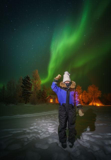 Ivalo: Lake Inari Northern Lights Tour w/ Reindeer & Dinner - A quiet stop beside Lake Inari