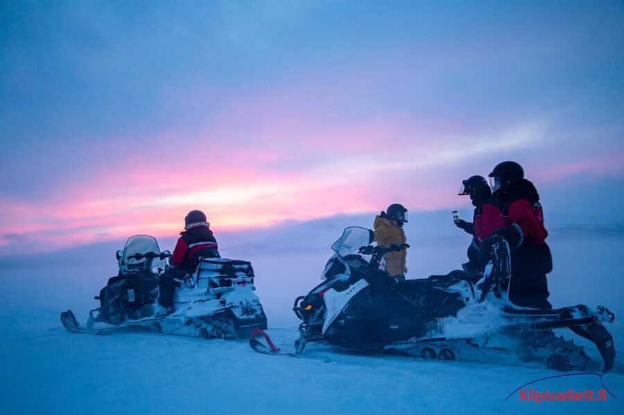 Kilpisjärvi: Border of Three Countries Snowmobile Safari - Setting out from Kilpissafarit
