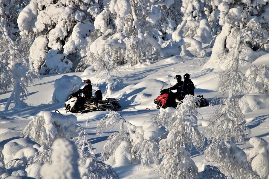 King of Ylläs: Snowmobiling to the Hill - Key points before you book