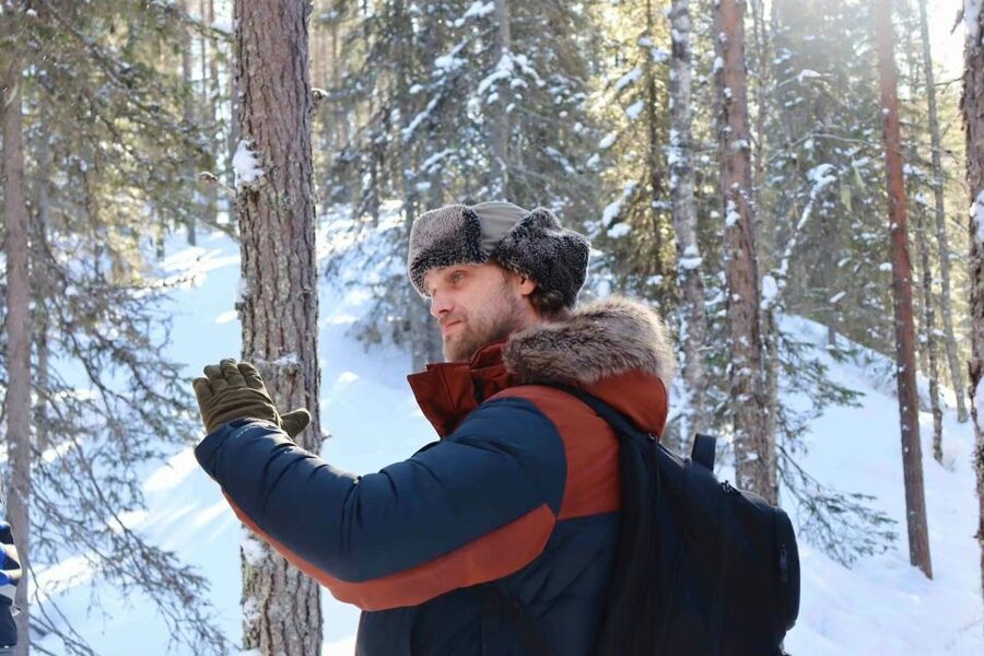 Korouoma Canyon Frozen Waterfalls Hike & Private Teepee BBQ - A guide can make or break a winter hike