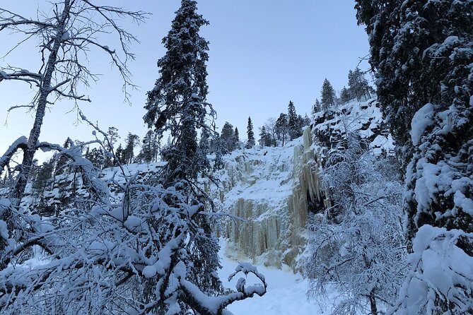 Korouoma national park and frozen waterfalls hiking tour - What to wear for a cold, snowy hike