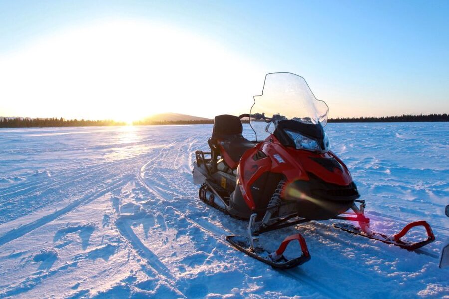 Levi: 3 Hour Snowmobile Safari Around Levi with Coffee Break - Who should choose this safari