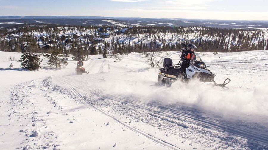 Levi: 4 Hour Snowmobile Safari to the Fells in Levi - Photo stops in frozen Arctic country