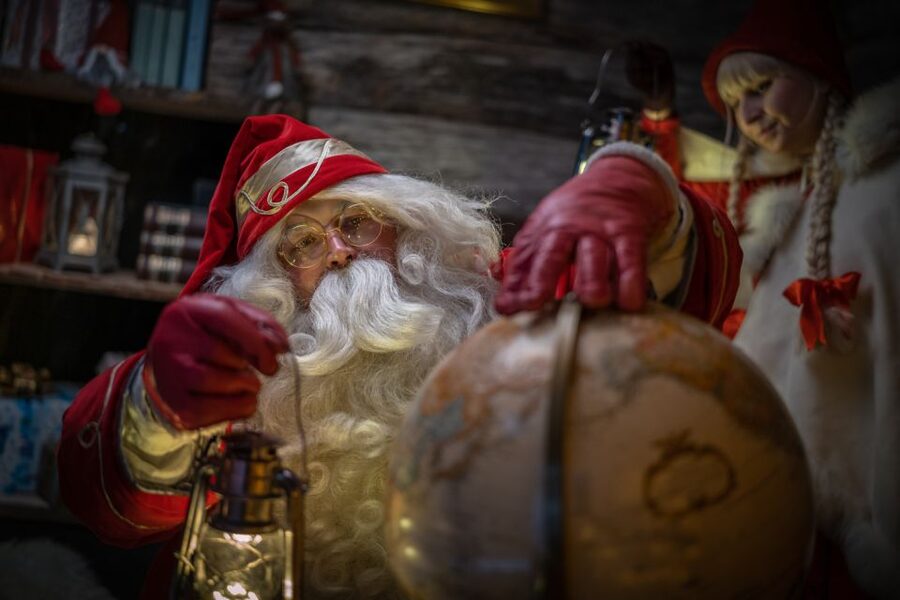 Levi: Day Trip to Santa Claus Village with Lunch - Snowman World from December 6 to March 17