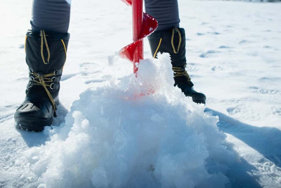 Levi Lapland: Arctic Ice-Fishing - Reaching the frozen lake north of Levi
