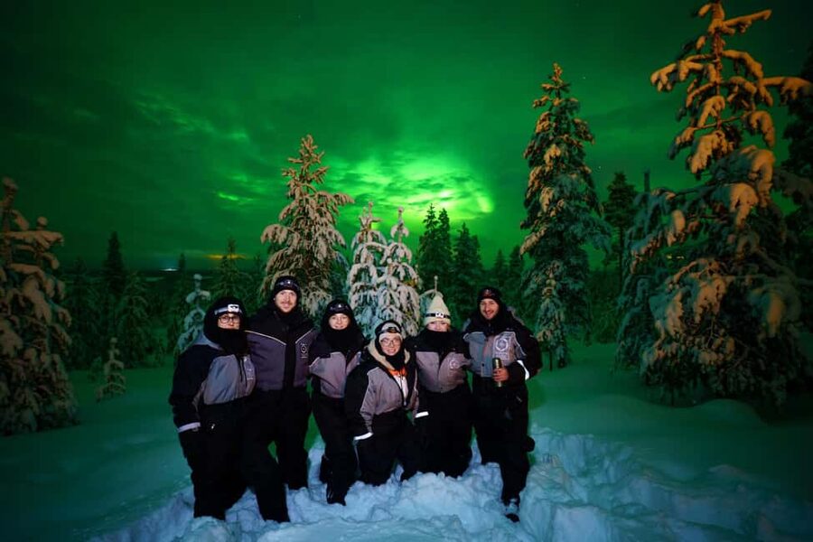 Levi: Northern Lights Hunting - Photography Tour - Stop two: longer waiting, warm drinks, and better photo chances