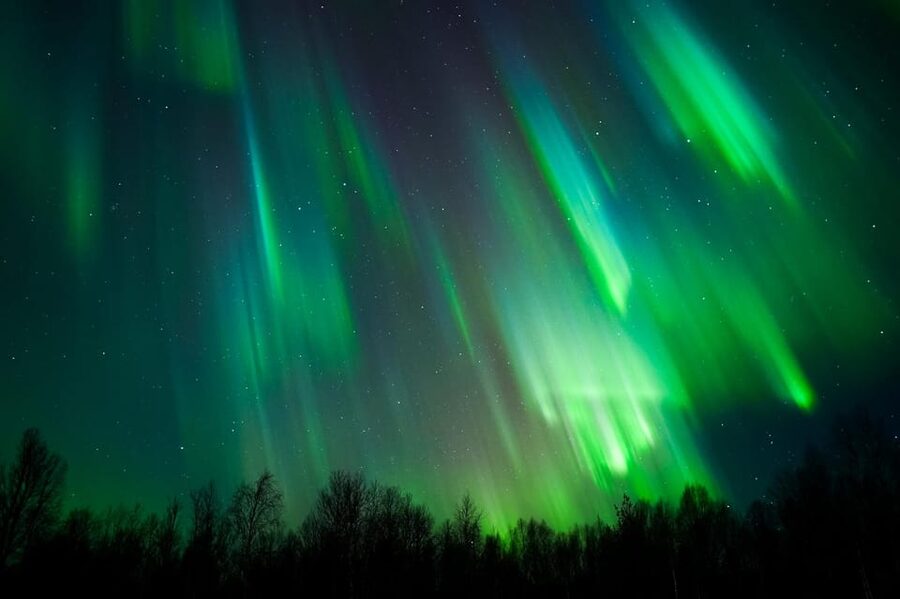 Levi: Northern Lights Tour with Guaranteed Sightings - From your Levi hotel to the heated 4x4 van