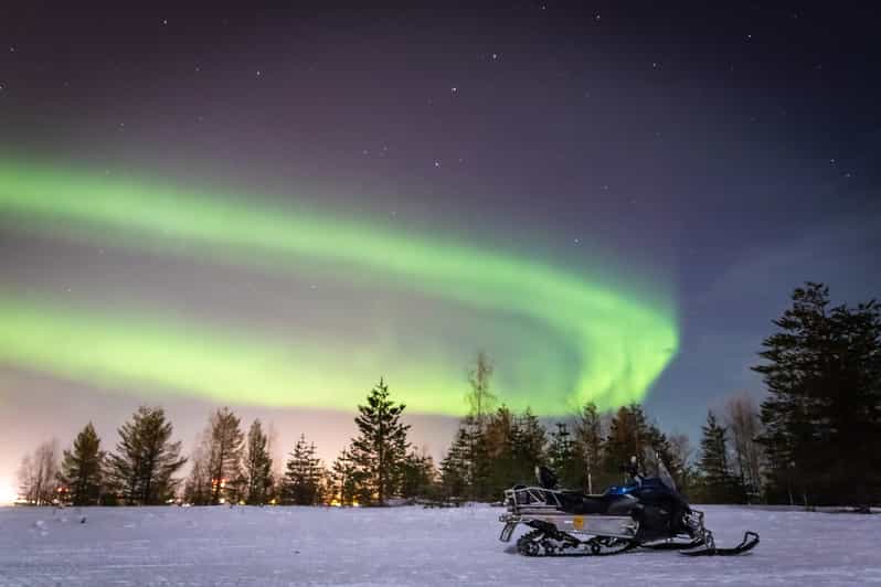 Levi: Snowmobile Northern Lights Hunting Trip - Searching for clear sky and green light