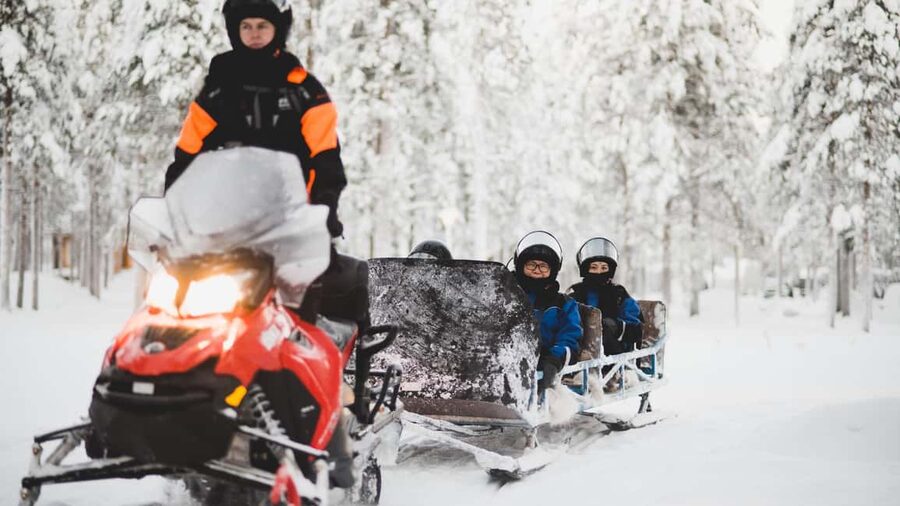 Levi: Snowmobile Safari to the Levi Nature - A first snowmobile ride around Levi