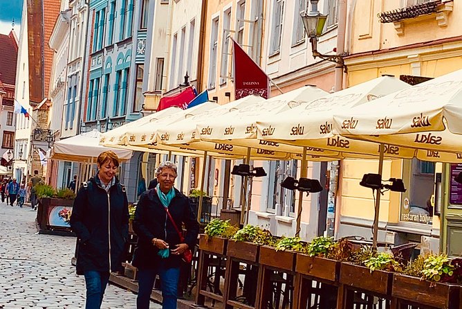 Luxury Day Trip to Tallinn with superior cabin VIP guide and lavish buffet - Kohtuotsa viewpoint and free time