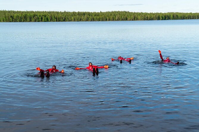 Midnight Sun Floating Experience in Forest Lake - What the midnight sun adds