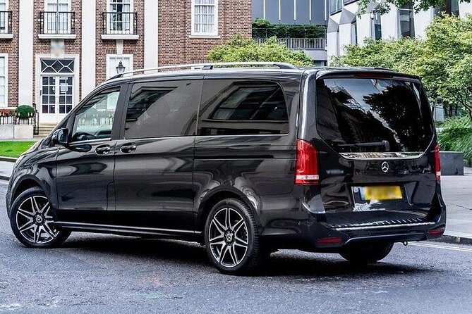 Minivan Departure Transfer Helsinki City to Helsinki Airport HEL - Who will get the most from this Helsinki transfer?