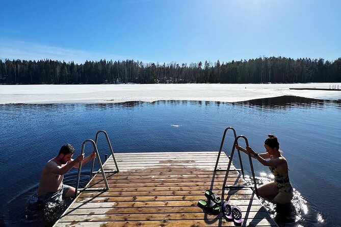 National Park Hike & Finnish Smoke Sauna Experience with Campfire Lunch - From Kiasma to the Finnish woods