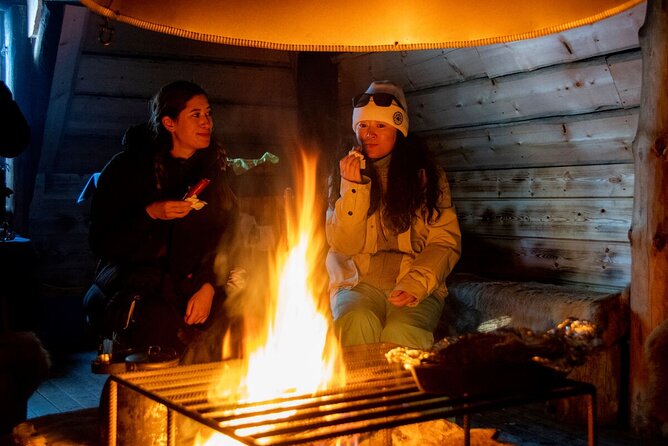 Northern Lights Hunt from Rovaniemi with Folk Tales and Snacks over Campfire - Lappish stories while you wait