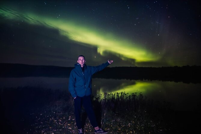 Northern lights hunting photo tour with bbq; small groups - What the $102.58 price really buys