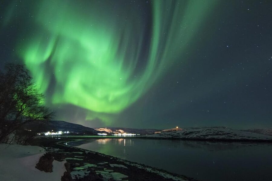 Northern Lights Hunting with Aurora Workshop - From classroom to Arctic night