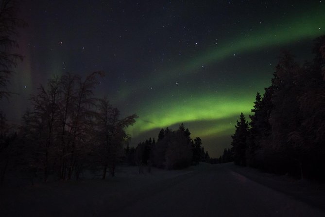 Northern lights hunting with car - The guides make or break the evening
