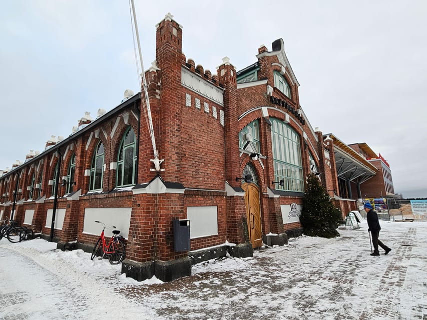 Oulu: City Tour - Oulu Castle’s ruins and the city’s older story