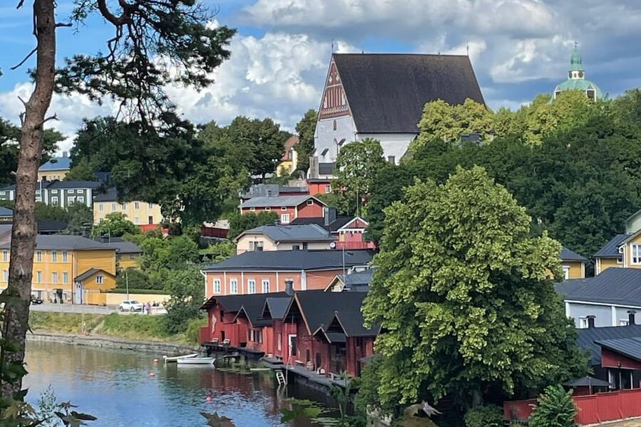 Private Helsinki and Porvoo Combo by Car - Senate Square gives you Finland in one glance