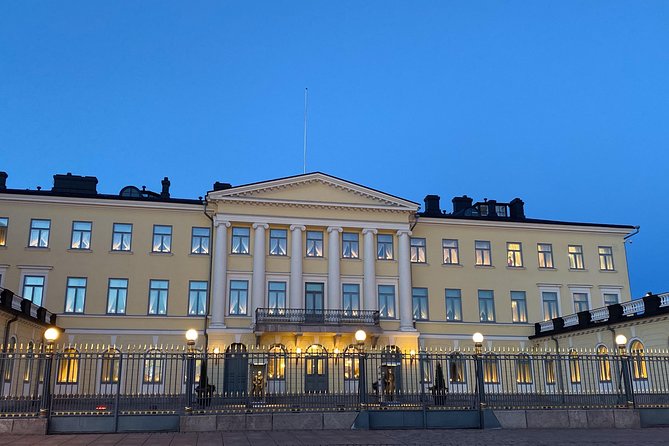 Private Helsinki Sightseeing walking + Car - Central Station and the city’s grand center