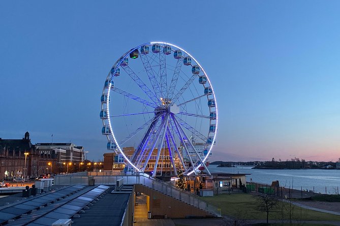 Private Helsinki Sightseeing walking + Car - Esplanadi, Market Square, and a taste of daily Helsinki