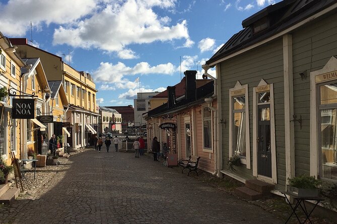 Private Helsinki Tour Highlights & Visit Porvoo City 1346 - Why Helsinki and Porvoo work so well together