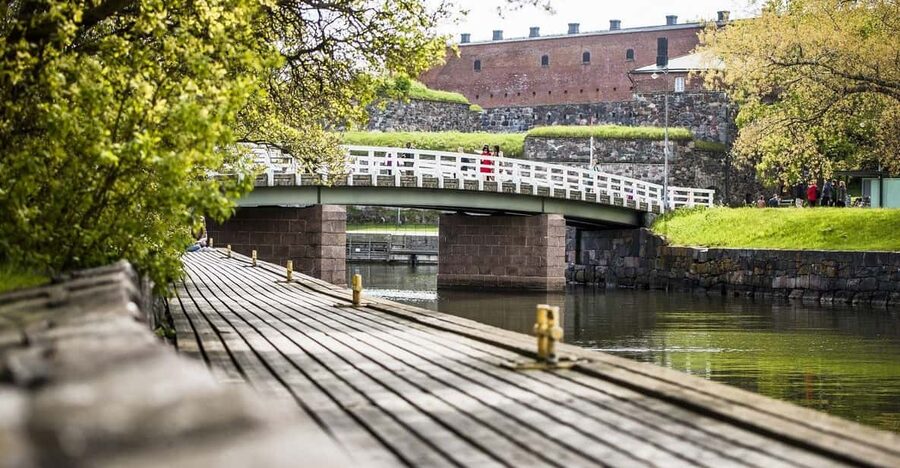 Private tour to Suomenlinna and Helsinki - From Senate Square to Finlandia Hall