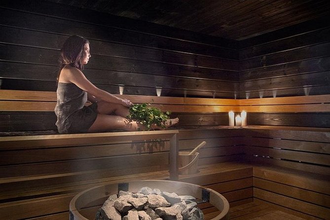 Private Traditional Lakeside Sauna with Midnight Sun - Lake swimming after the heat