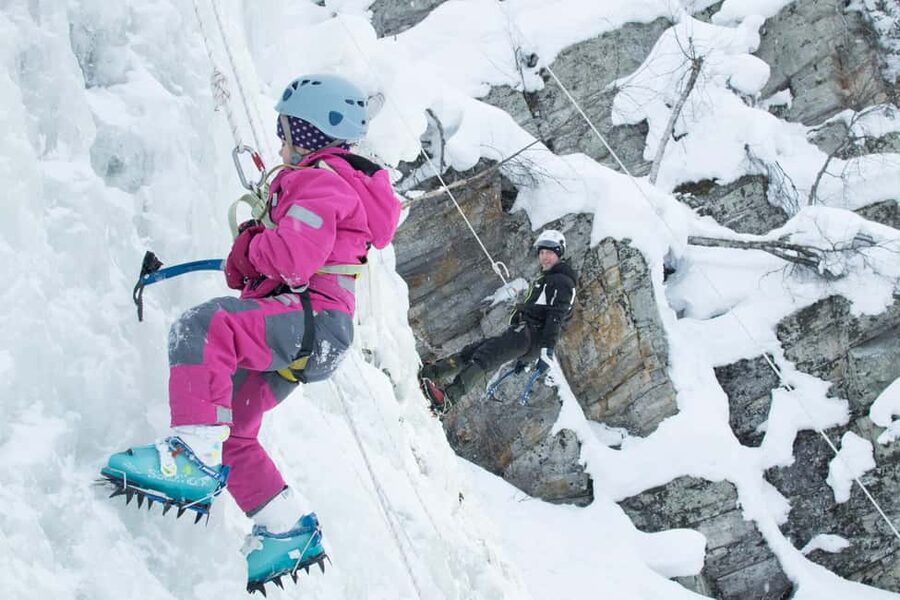 Pyhätunturi: Kid's Ice Climbing Adventure in Finnish Lapland - What happens at the ice wall