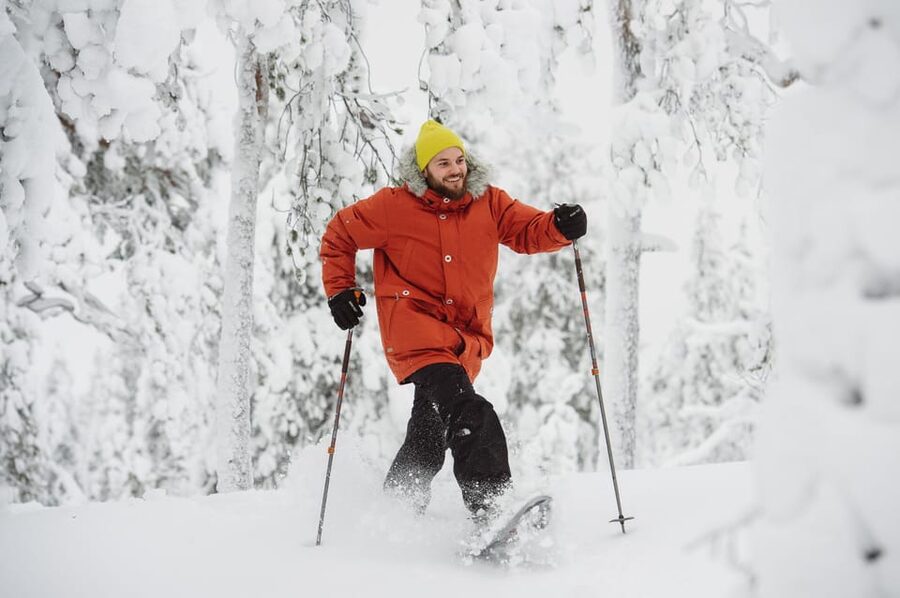 Pyhätunturi: Scenic Snowshoeing Tour in Finnish Lapland - Riding the PyhäExpress to the top