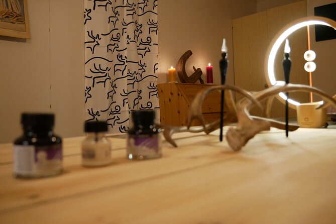 Reindeer Antler Workshop - The final varnish and why it matters