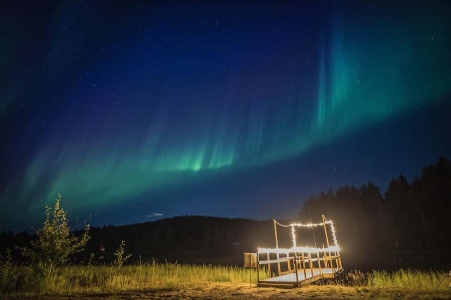 Rovaniemi: Arctic Ice Floating and Northern Lights Tour - A closer look at the three-hour schedule