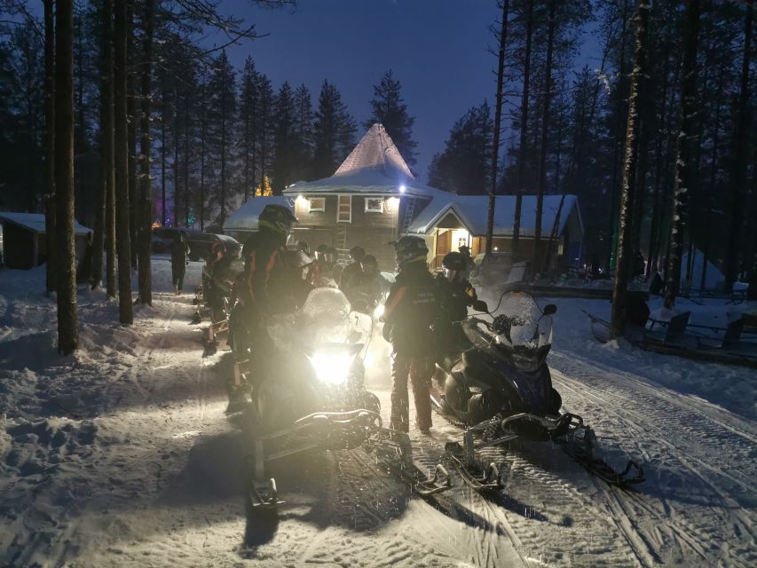 Rovaniemi: Aurora Borealis Snowmobile Safari with Campfire - A campfire stop with hot juice and biscuits