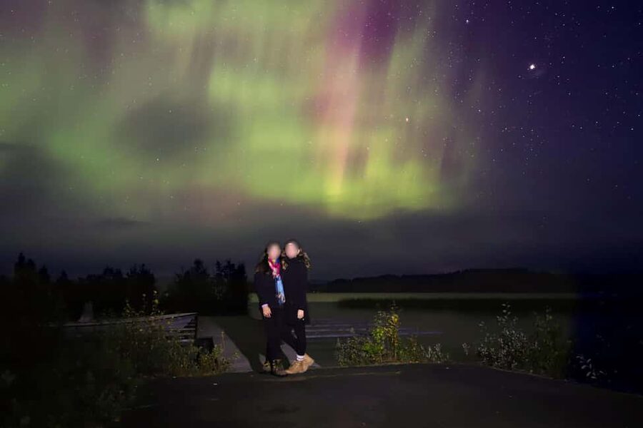 Rovaniemi: Aurora Hunting Tour with Photography by Van - Local guides and the family-business feel