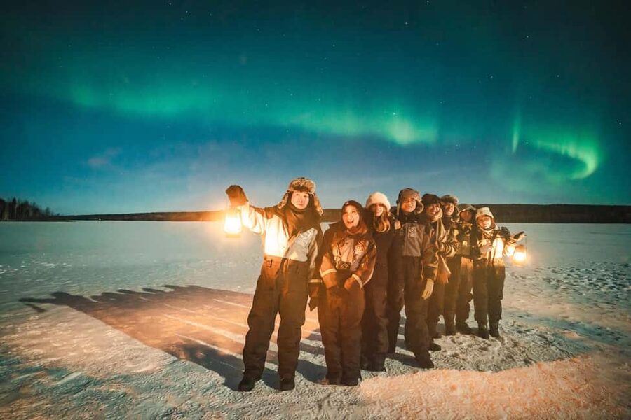 Rovaniemi: Discover the Northern Lights Photography Tour - How the photographer helps you get better images
