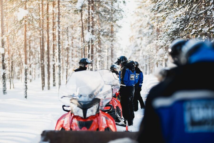 Rovaniemi: Easy Snowmobile Safari - The forest route and photo stop