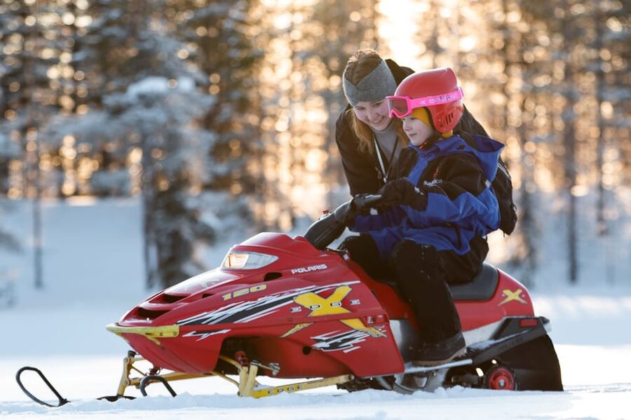 Rovaniemi: Family Snowmobile Trip with Guide and Picnic - What younger children actually do