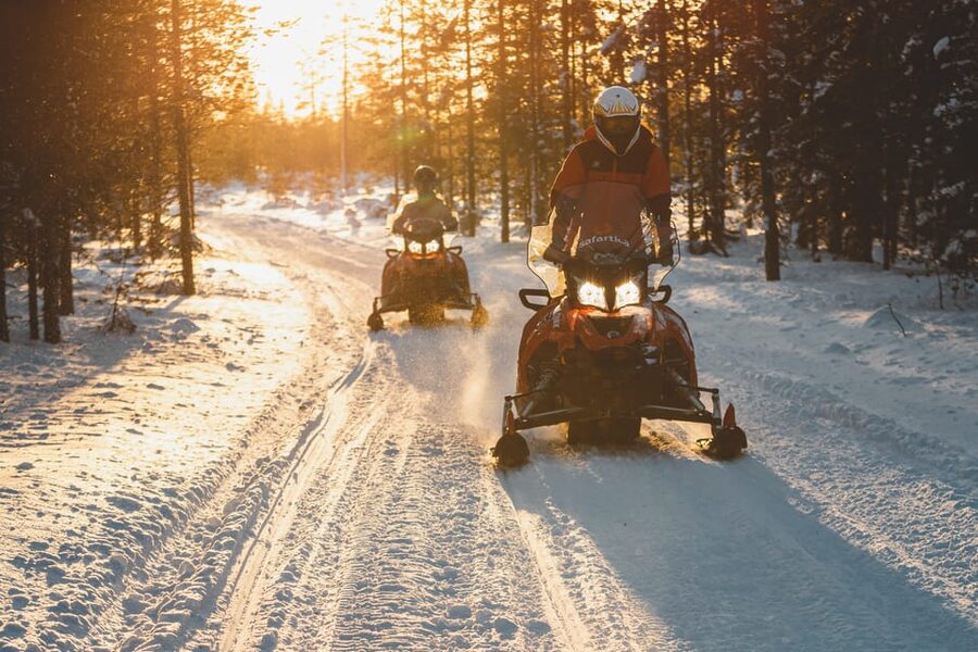 Rovaniemi: Family Snowmobile Trip with Guide and Picnic - The guide can make the day easier