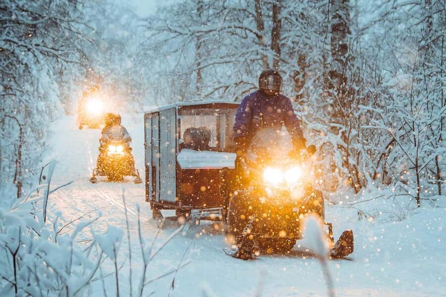 Rovaniemi: Family Snowmobiling Trip - Safety instructions before the engines start
