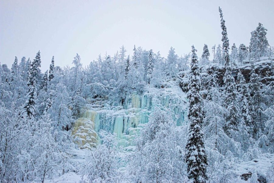 Rovaniemi: Frozen Waterfalls of Korouoma Canyon & Pro Photos - Walking the five-kilometer winter route