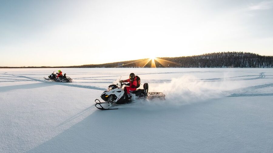 Rovaniemi: Full-Day Snowmobile Safari into the Wilderness - A kota lunch beside the fire