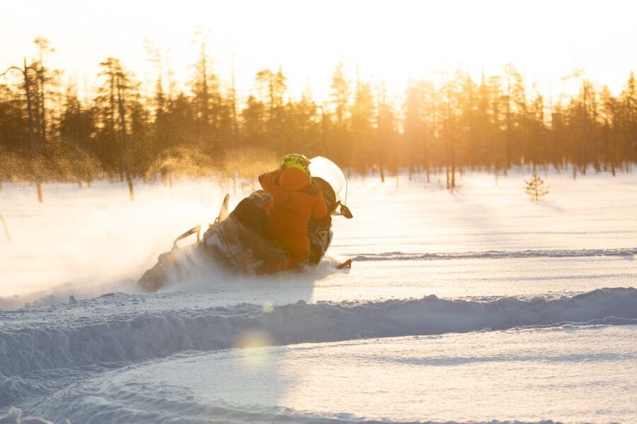 Rovaniemi: Full-Day Snowmobile Safari into the Wilderness - The guides make a real difference