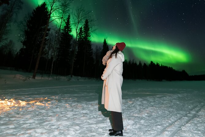 Rovaniemi: Genuine Aurora Hunting with Unlimited Pro Photos - Waiting for the lights to appear