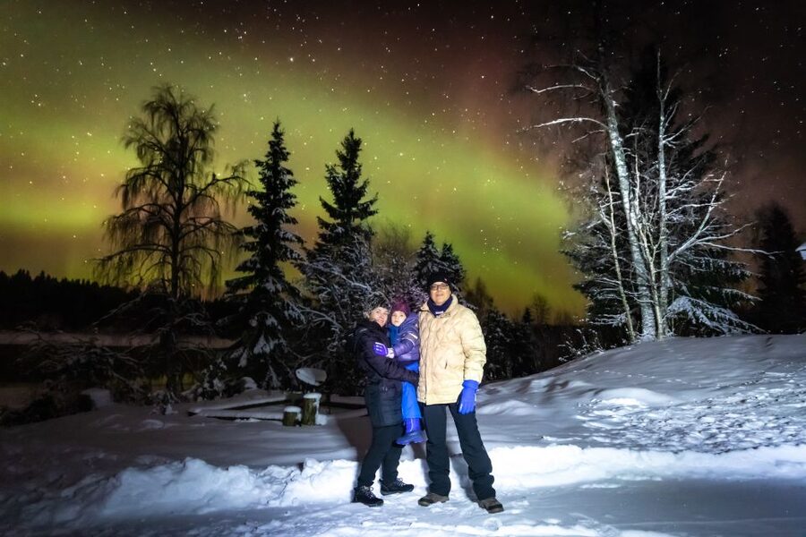 Rovaniemi: Guided Northern Lights Tour - Warm clothing before the search begins