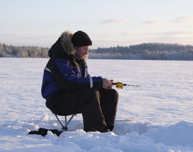 Rovaniemi: Ice-Fishing like a Finn - Drilling the hole and learning the basics