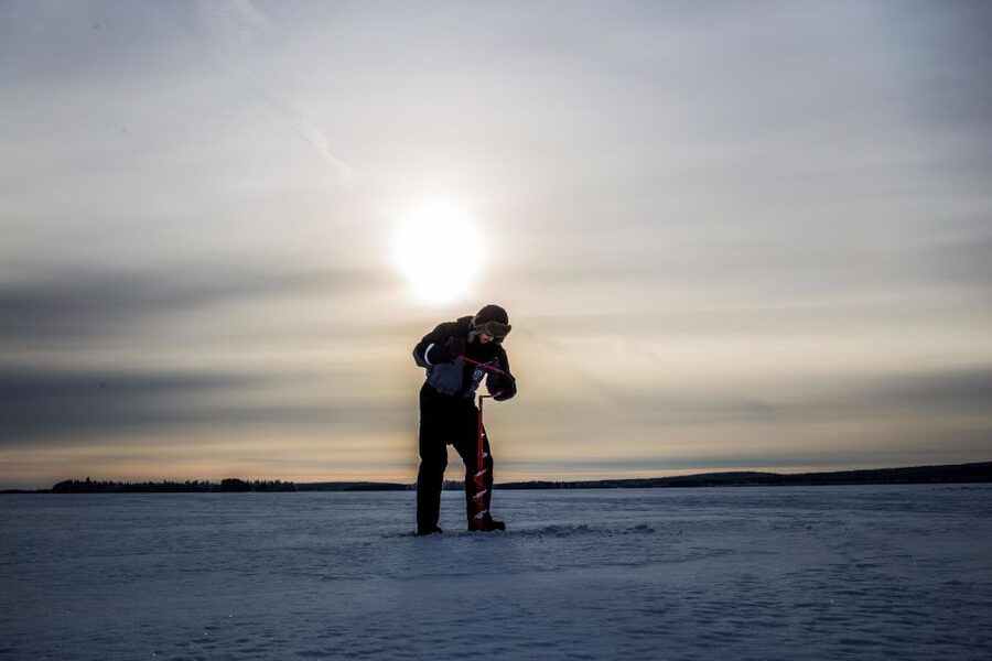 Rovaniemi: Ice Fishing on a Frozen Lake with BBQ and Photos - From Rovaniemi to a Frozen Lake in 20 Minutes