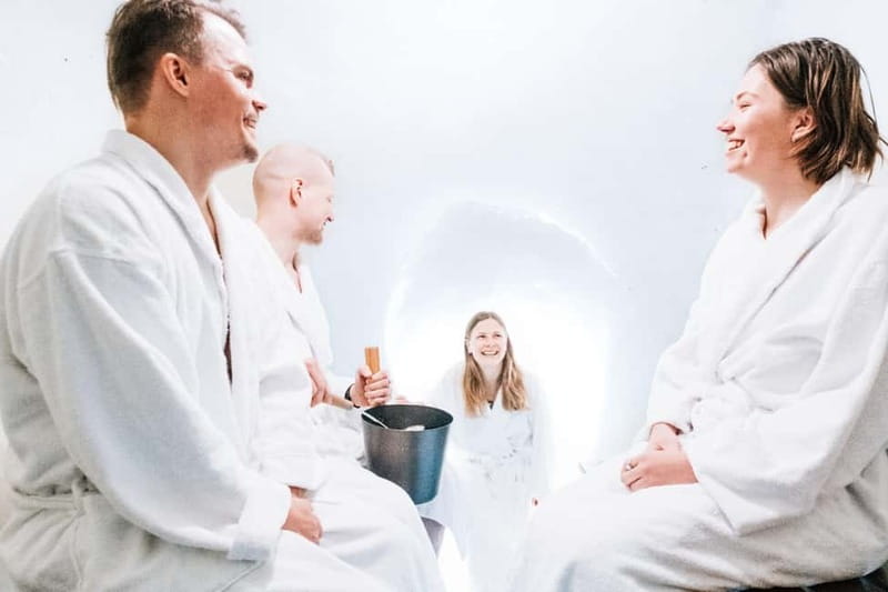 Rovaniemi: Ice Restaurant Dinner with Snow Sauna & jacuzzi - Why This Arctic SnowHotel evening works so well