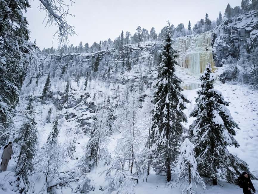 Rovaniemi: Korouoma Canyon & Frozen Waterfalls Tour with BBQ - A warm BBQ beside the open fire