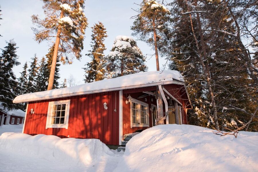 Rovaniemi: Lappish Evening Experience with Dinner - Salmon beside the open fire